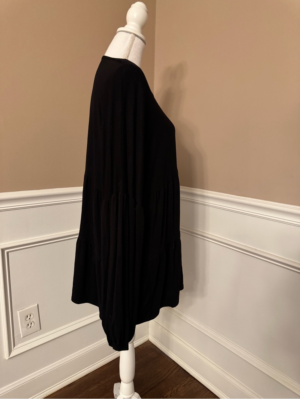 Celeste Black Tiered V-Neck Long Sleeve Tunic Top - Size 3XL - Picture 8 of 16